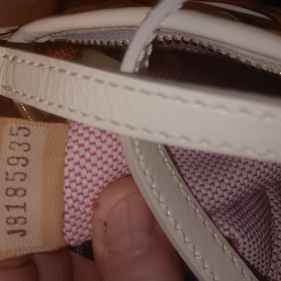 Dooney & Bourke White Wristlet - Picture 10 of 10